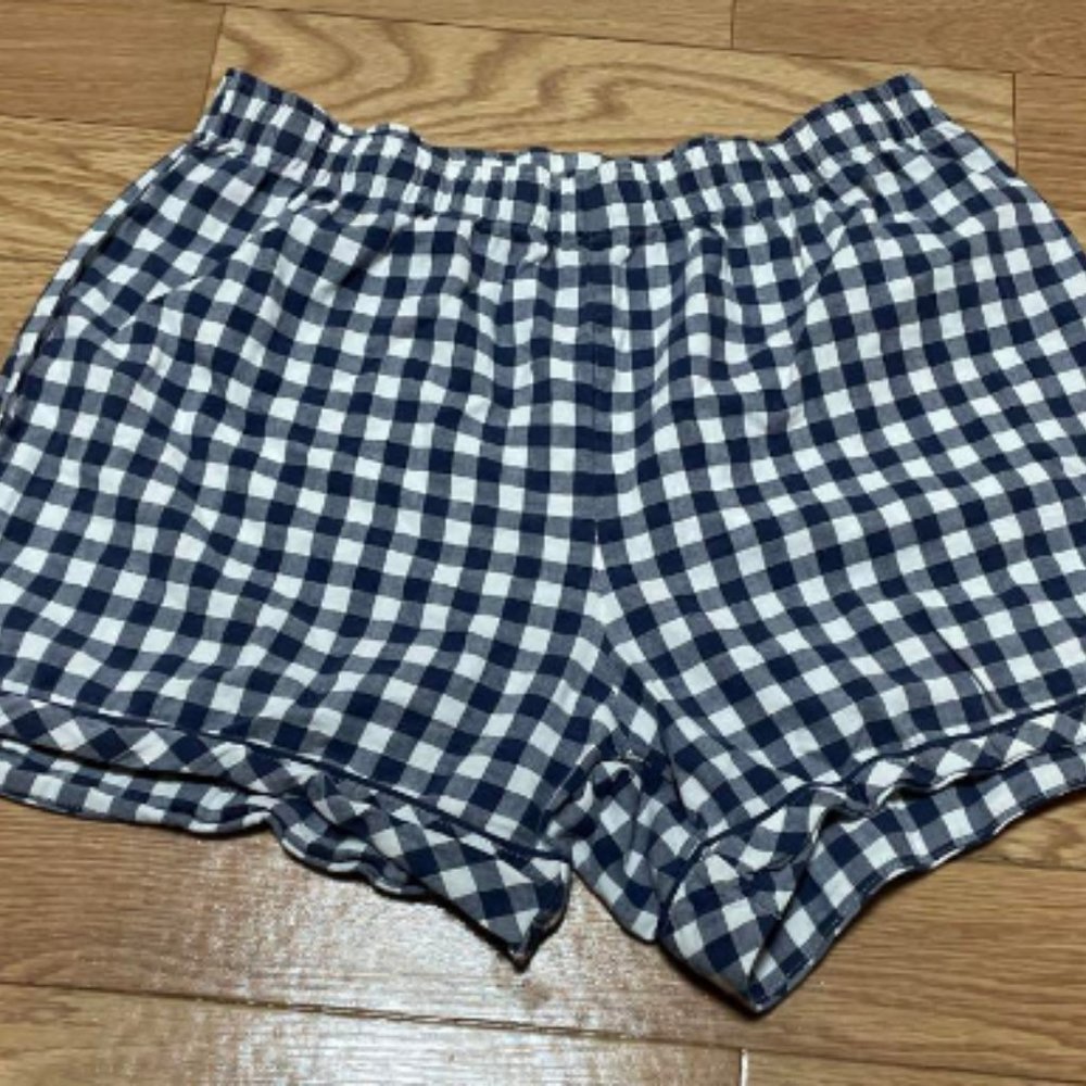 Check shorts